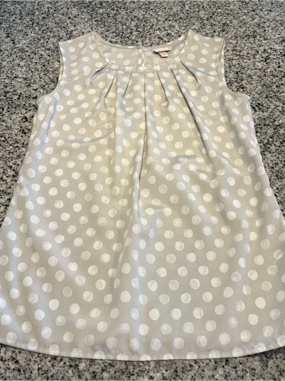 Sleeveless blouse, polka dot